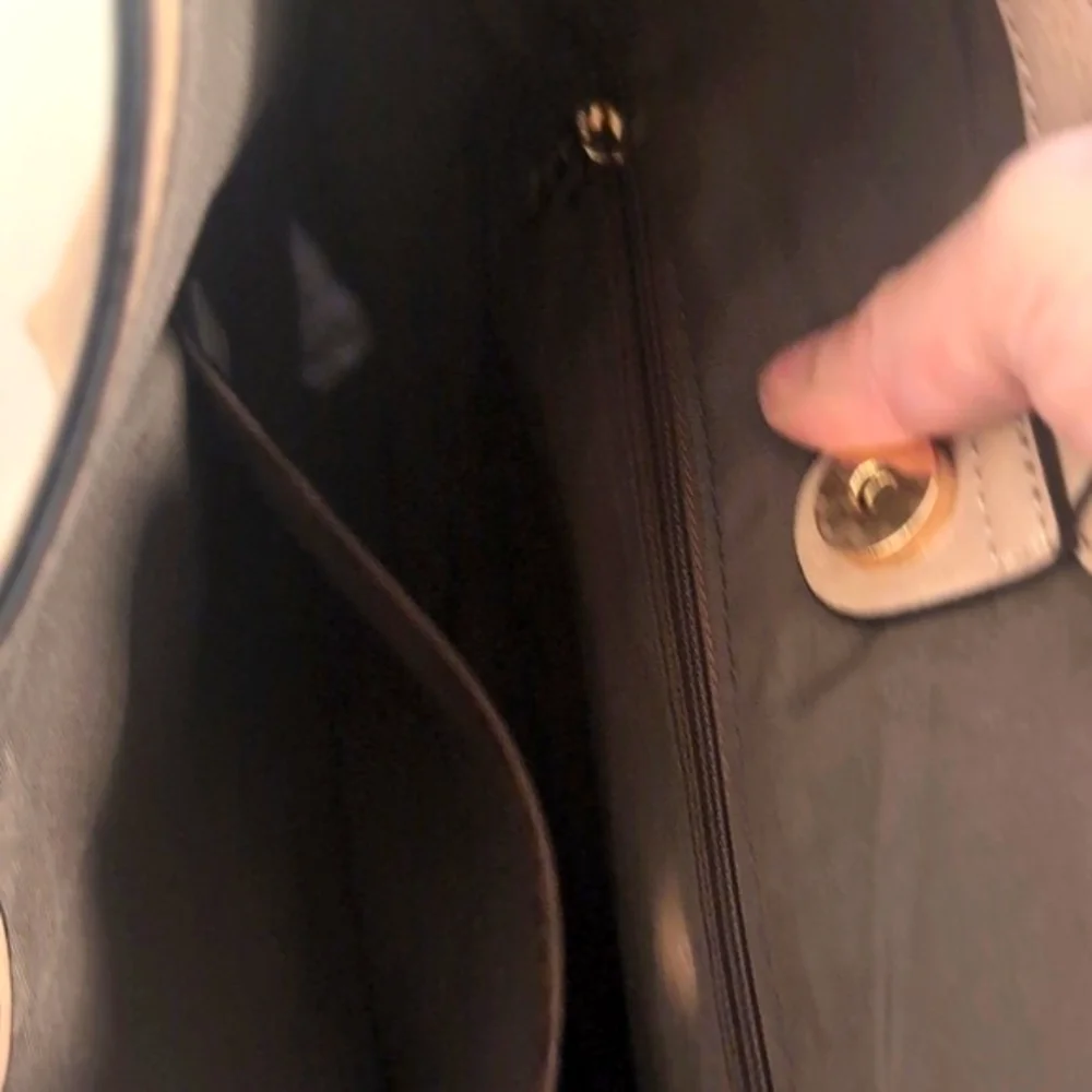 Cluci Chic Tan Shoulder Bag New with tags